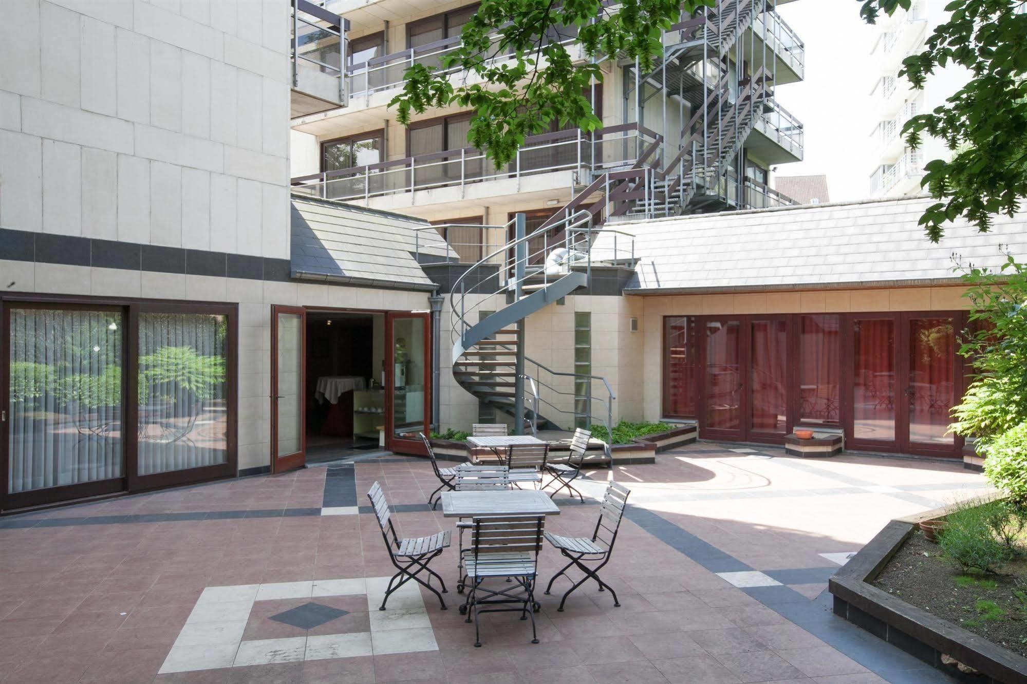 Hotel Best Western County House Saint-Gilles Kültér fotó