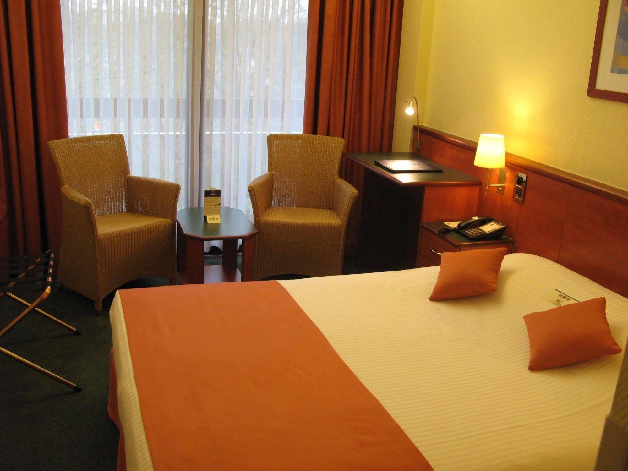 Hotel Best Western County House Saint-Gilles Kültér fotó