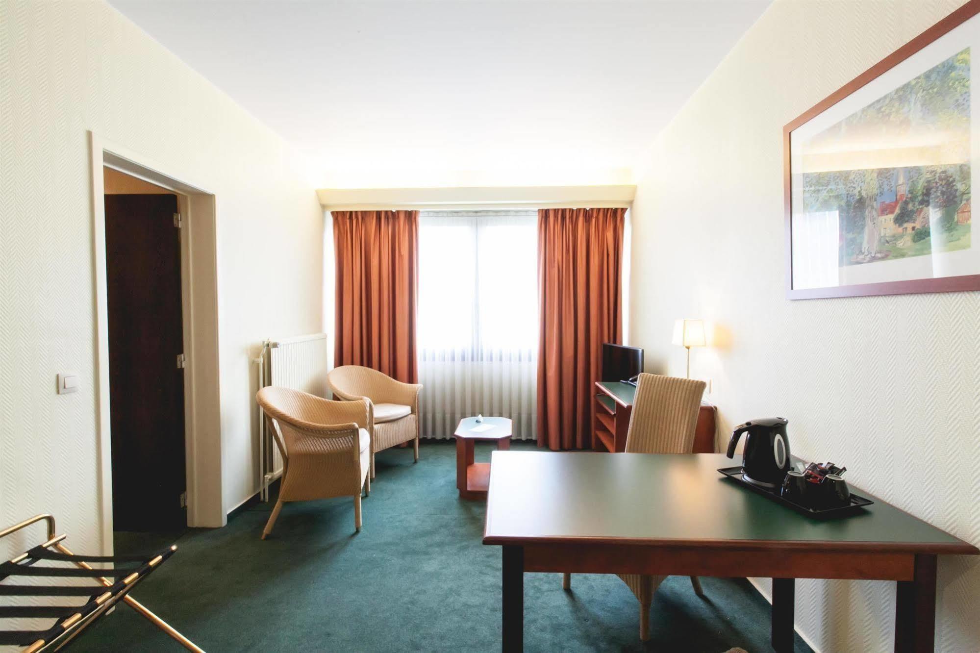 Hotel Best Western County House Saint-Gilles Kültér fotó