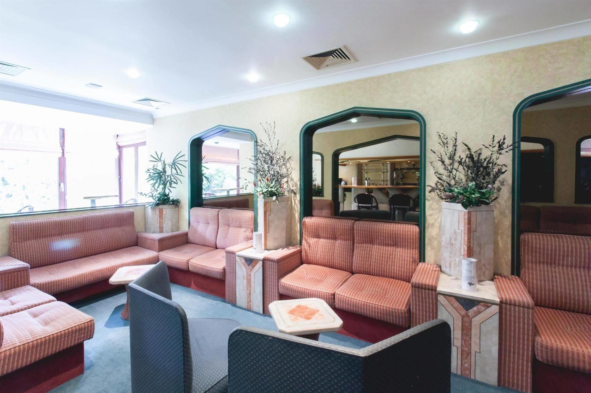 Hotel Best Western County House Saint-Gilles Kültér fotó